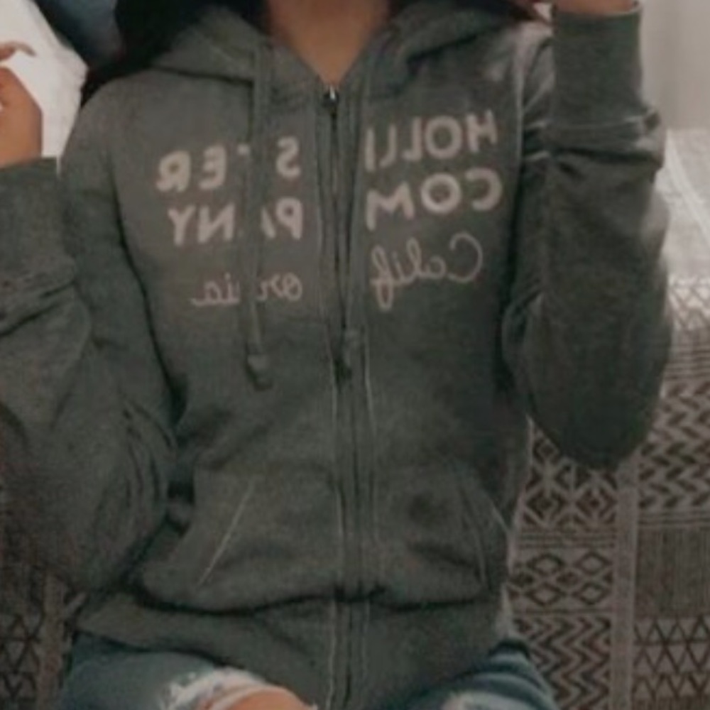 Grey hollister sweatshirt